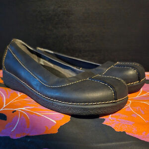 Duluth Trading Co Andina Skimmer slip on black leather flats size 9